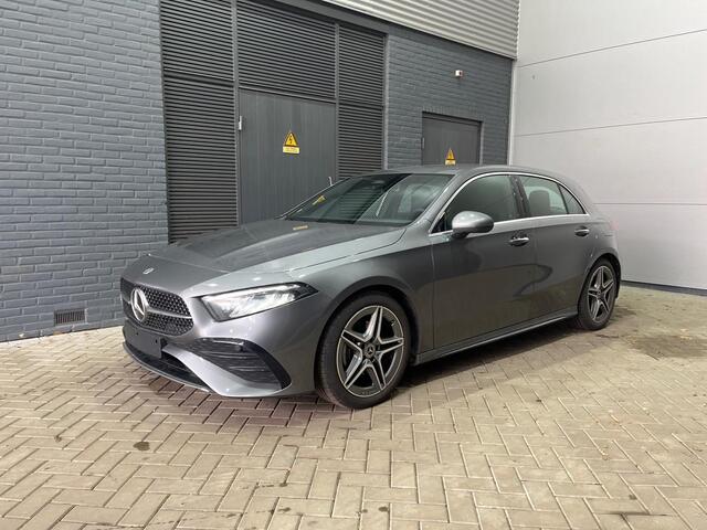 Mercedes-Benz A-KLASSE 200 AMG Line | ACC | Sportstoelen | Camera | Trekhaak | 18 Inch | Stoelverwarming