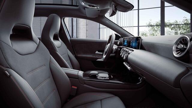 Mercedes-Benz A-KLASSE 180 Business Solution AMG | Panoramadak | Night | Stoelverwarming | Widescreen | Sfeerverlichting |