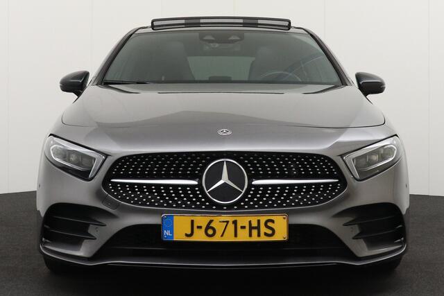 Mercedes-Benz A-KLASSE 180 Aut. 136 PK AMG Night-Pakket Pano-dak Memory Camera
