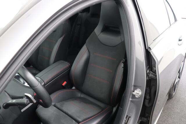 Mercedes-Benz A-KLASSE 180 Aut. 136 PK AMG Night-Pakket Pano-dak Memory Camera