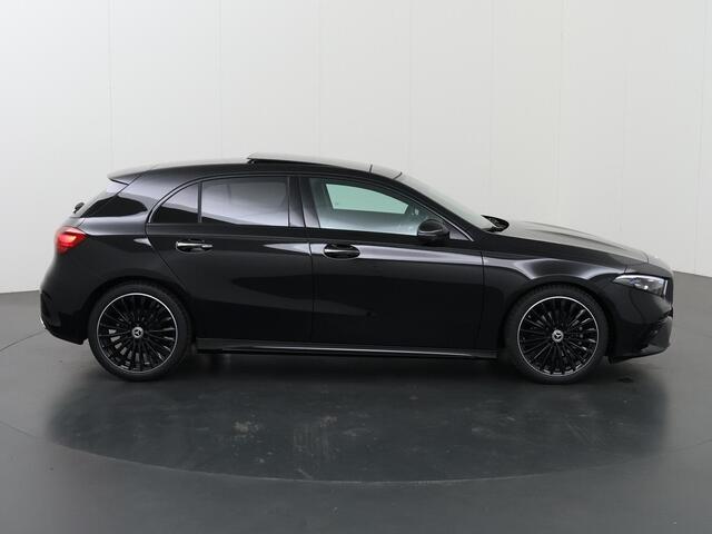 Mercedes-Benz A-KLASSE 180 Business Solution AMG | Panoramadak | Multibeam led | Nightpakket | Sfeerverlichting | Apple carplay / Android auto | 360 graden camera