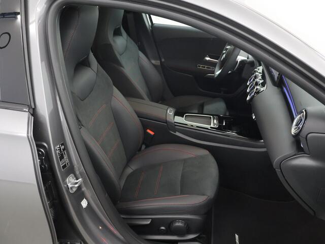 Mercedes-Benz A-KLASSE 180 Business Solution AMG | Panoramadak | Multibeam led | Nightpakket | Sfeerverlichting | Apple carplay / Android auto | 360 graden camera