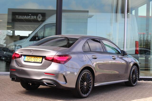 Mercedes-Benz A-KLASSE Limousine 250 e Star Edition PLUS AMG Line Panorama dak