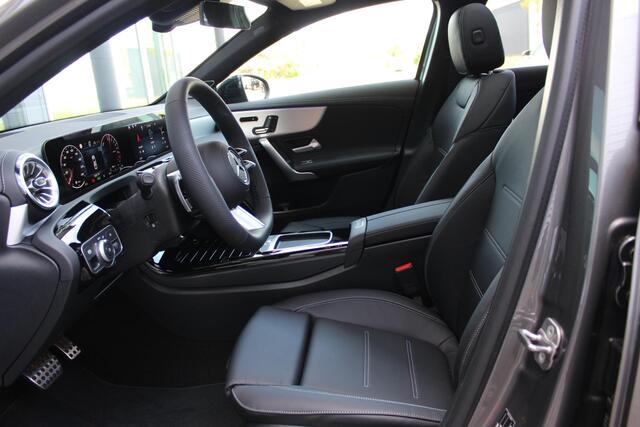 Mercedes-Benz A-KLASSE Limousine 250 e Star Edition PLUS AMG Line Panorama dak