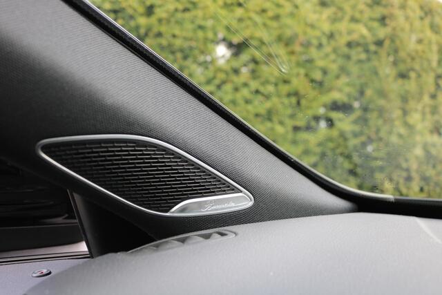 Mercedes-Benz A-KLASSE AMG 35 4MATIC 306PK Performance Pakket (Panodak Performance Sportleder Burmester Camera M-Bux Full-Led 19InchAMG PrivacyGlass)