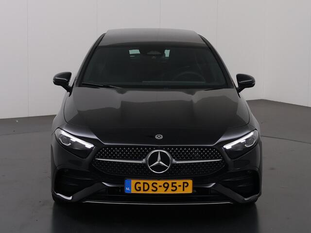 Mercedes-Benz A-KLASSE 180 Star Edition AMG Line Plus | Navigatie | Parkeercamera | Panoramadak| Airco | Sfeerverlichting