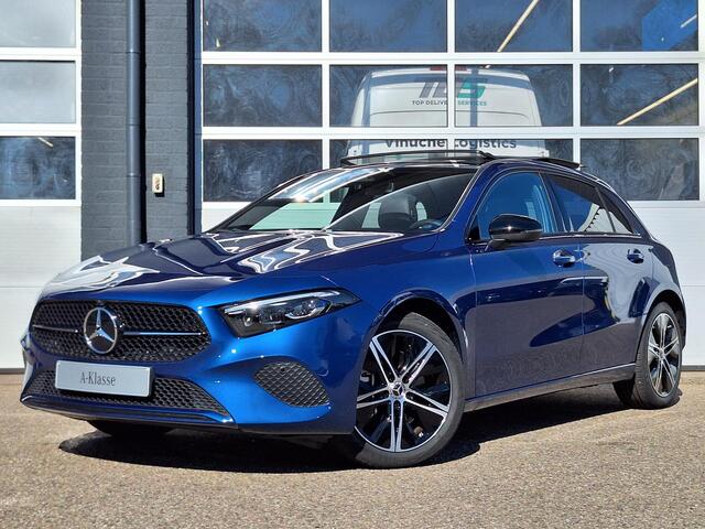 Mercedes-Benz A-KLASSE 250 e Star Edition Luxury Line | Nightpakket | Panoramadak | Dodehoekassistent | MULTIBEAM LED Koplampen | Sfeerverlichting | Stoelverwarming | Achteruitrijcamera | Parkeersensoren | Elektrisch Inklapbare Buitenspiegels | Showmodel