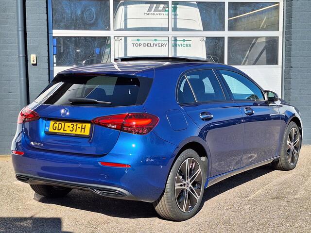 Mercedes-Benz A-KLASSE 250 e Star Edition Luxury Line | Nightpakket | Panoramadak | Dodehoekassistent | MULTIBEAM LED Koplampen | Sfeerverlichting | Stoelverwarming | Achteruitrijcamera | Parkeersensoren | Elektrisch Inklapbare Buitenspiegels | Showmodel