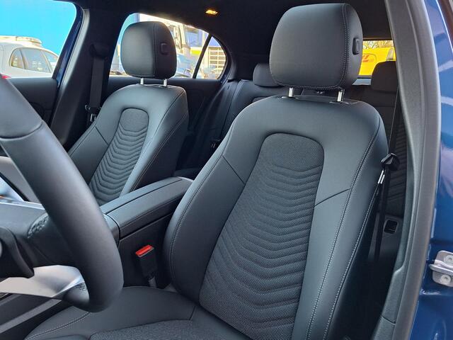 Mercedes-Benz A-KLASSE 250 e Star Edition Luxury Line | Nightpakket | Panoramadak | Dodehoekassistent | MULTIBEAM LED Koplampen | Sfeerverlichting | Stoelverwarming | Achteruitrijcamera | Parkeersensoren | Elektrisch Inklapbare Buitenspiegels | Showmodel