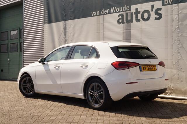 Mercedes-Benz A-KLASSE 180d Automaat Business Solution Limited -LED-ECC-NAVI-