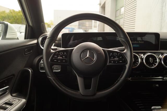 Mercedes-Benz A-KLASSE 180d Automaat Business Solution Limited -LED-ECC-NAVI-