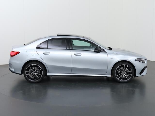 Mercedes-Benz A-KLASSE 250e Limousine Business Solution AMG | Plus pakket | Panorama-schuifdak | Headup display | Memory stoelen | 360* camera
