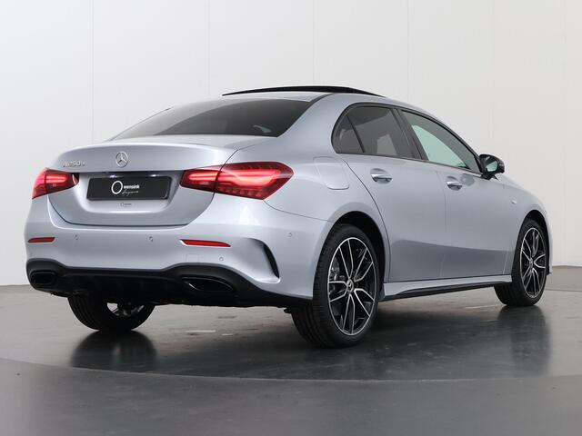 Mercedes-Benz A-KLASSE 250e Limousine Business Solution AMG | Plus pakket | Panorama-schuifdak | Headup display | Memory stoelen | 360* camera