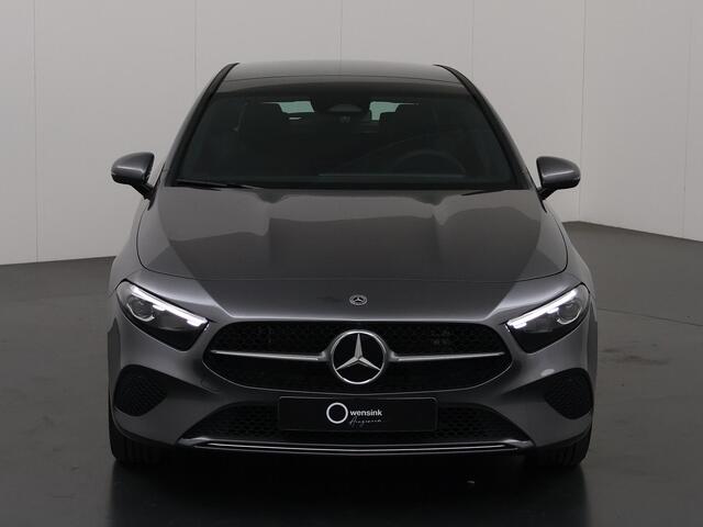 Mercedes-Benz A-KLASSE 250 e Star Edition Luxury Line >>> Diefstalschade Wensink Emmen <<< | Multibeam LED | Trekhaak | Draadloos laden voor Smartphone