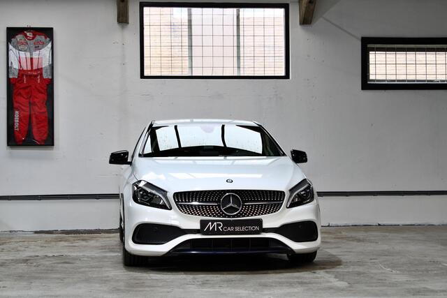 Mercedes-Benz A-KLASSE 180 AMG Night Edition Plus | AMG | Multispaaks | Navigatie | Parkeersensoren | NL auto |