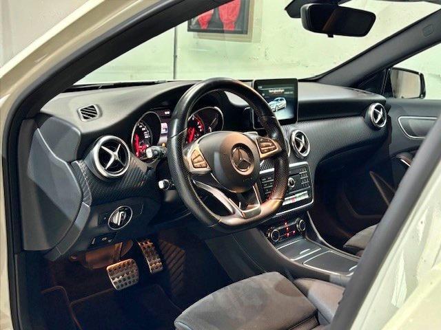 Mercedes-Benz A-KLASSE 180 AMG Night Edition Plus | AMG | Multispaaks | Navigatie | Parkeersensoren | NL auto |