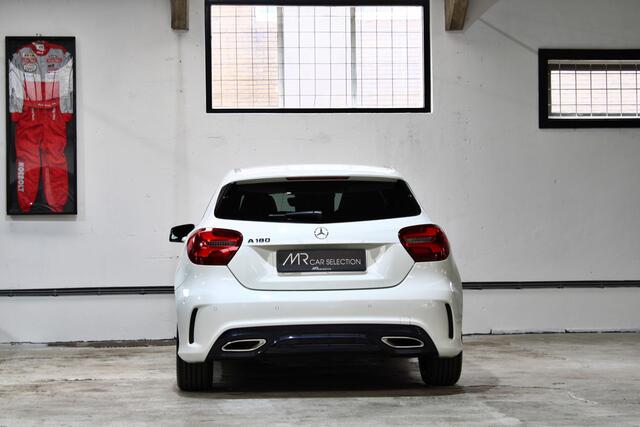 Mercedes-Benz A-KLASSE 180 AMG Night Edition Plus | AMG | Multispaaks | Navigatie | Parkeersensoren | NL auto |