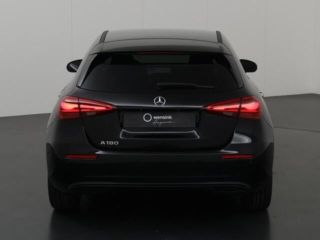 Mercedes-Benz A-KLASSE 180 Star Edition Luxury Line 180 Luxury Line | Night Pakket | Multiebeam LED | 18 inch