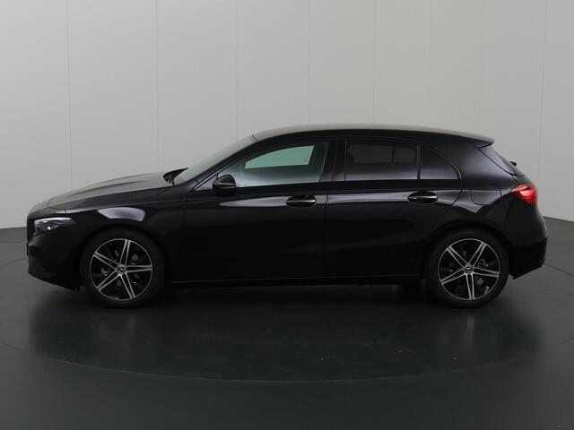 Mercedes-Benz A-KLASSE 180 Star Edition Luxury Line 180 Luxury Line | Night Pakket | Multiebeam LED | 18 inch