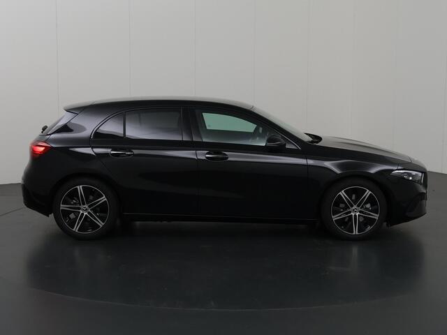 Mercedes-Benz A-KLASSE 180 Star Edition Luxury Line 180 Luxury Line | Night Pakket | Multiebeam LED | 18 inch