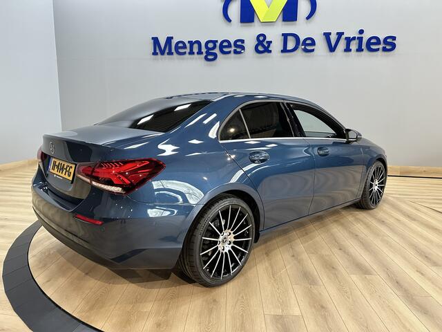 Mercedes-Benz A-KLASSE 180 d Business Solution Airco ECC | LED | Widescreen | Camera | 19' Velgen | Cruise Control | Apple Carplay | Stoelverwarming | Isofix | NAP |
