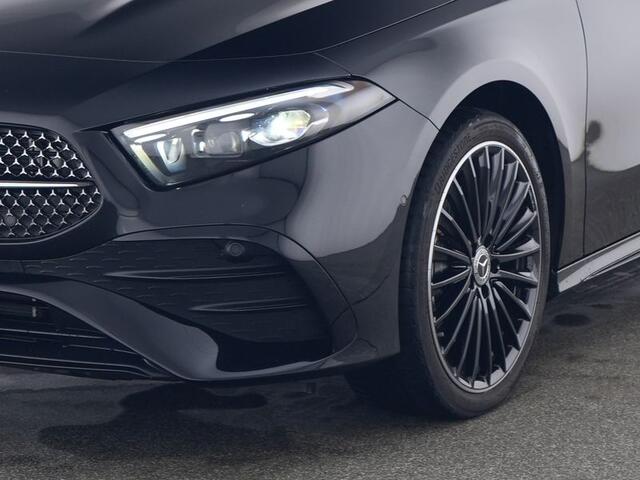 Mercedes-Benz A-KLASSE 250 e Sedan AMG Face Lift Plug-In Hybride | AMG Line Advanced Plus | Night Pakket | 19 Inch AMG Velgen | Multi Beam Koplampen | 11 kW Laden | Inclusief 24 maanden MB Certified garantie voor Europa.