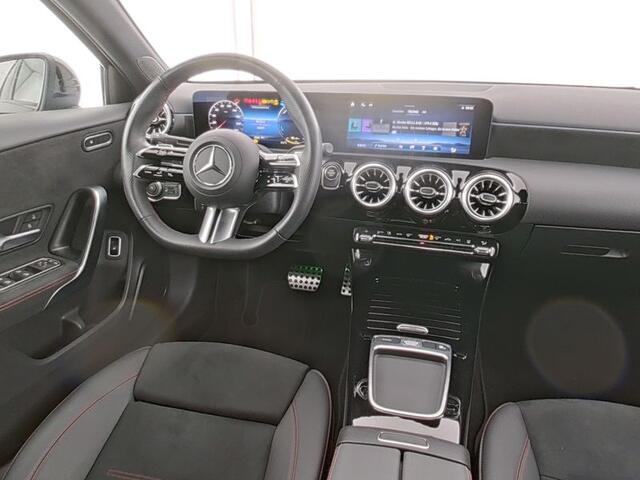 Mercedes-Benz A-KLASSE 250 e Sedan AMG Face Lift Plug-In Hybride | AMG Line Advanced Plus | Night Pakket | 19 Inch AMG Velgen | Multi Beam Koplampen | 11 kW Laden | Inclusief 24 maanden MB Certified garantie voor Europa.