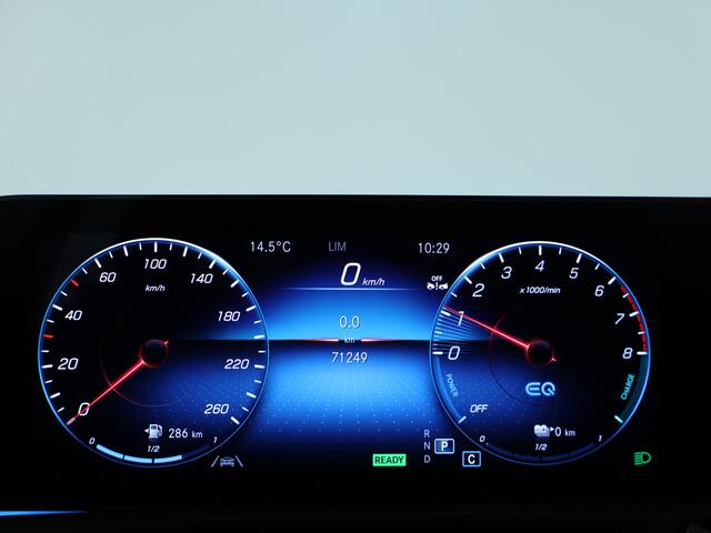 Mercedes-Benz A-KLASSE 250 e AMG Plug-In Hybride | AMG Line | 19 AMG Velgen | Dosehoek Assist | Achteruitrijcamera | Inclusief 24 maanden MB Certified garantie voor Europa.