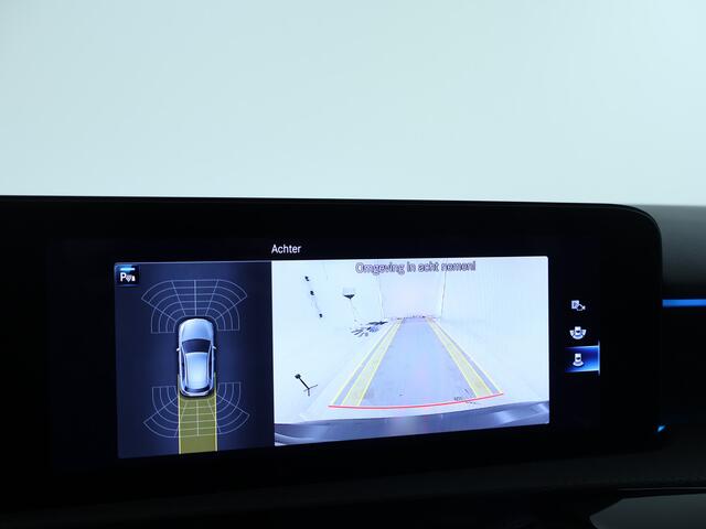 Mercedes-Benz A-KLASSE 250 e AMG Plug-In Hybride | AMG Line | 19 AMG Velgen | Dosehoek Assist | Achteruitrijcamera | Inclusief 24 maanden MB Certified garantie voor Europa.