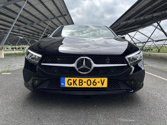Mercedes-Benz A-KLASSE 180 Star Edition | LED verlichting | Zitcomfort pakket | Parkeercamera | Widescreen | Stoelverwarming |