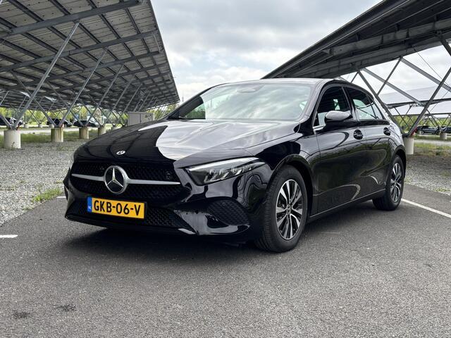Mercedes-Benz A-KLASSE 180 Star Edition | LED verlichting | Zitcomfort pakket | Parkeercamera | Widescreen | Stoelverwarming |
