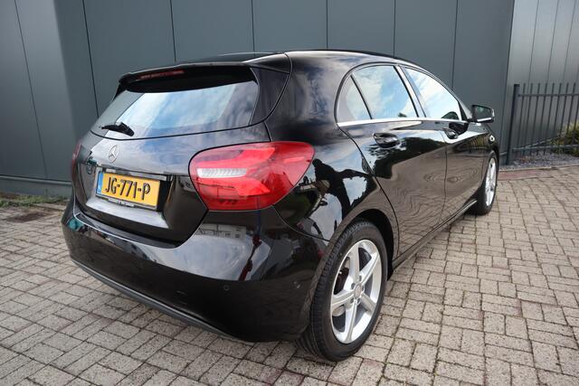 Mercedes-Benz A-KLASSE 160 Ambition Led Koplampen Sportstoelen Navigatie Pdc.