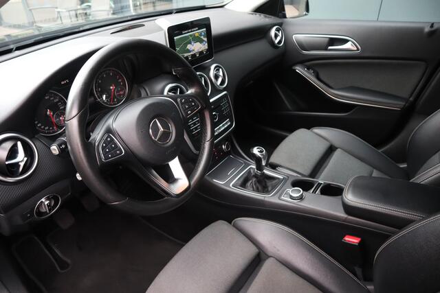 Mercedes-Benz A-KLASSE 160 Ambition Led Koplampen Sportstoelen Navigatie Pdc.