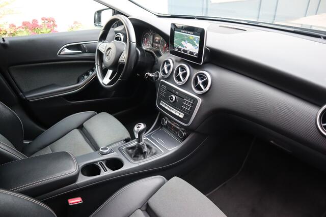 Mercedes-Benz A-KLASSE 160 Ambition Led Koplampen Sportstoelen Navigatie Pdc.