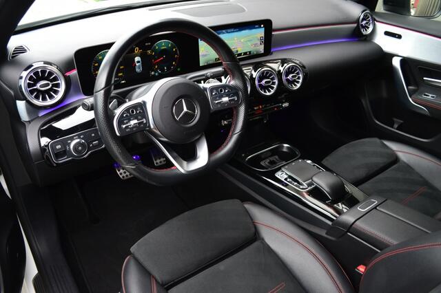 Mercedes-Benz A-KLASSE 250 AMG Premium LED/Leer/19''/Navi/A250