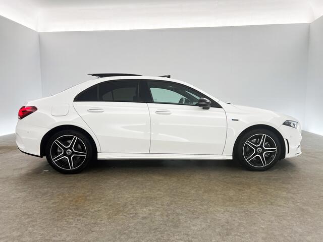 Mercedes-Benz A-KLASSE 250 e AMG Limited 262PK Hybride Pano Sfeer LED Virtual Camera Cruise Clima Navi Memory-Seat PDC 18"LMV