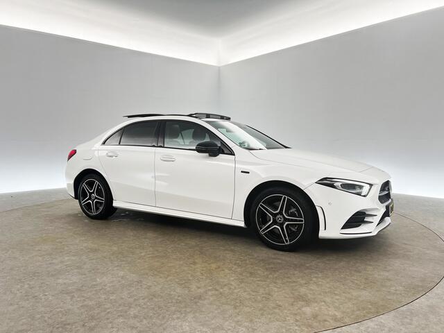 Mercedes-Benz A-KLASSE 250 e AMG Limited 262PK Hybride Pano Sfeer LED Virtual Camera Cruise Clima Navi Memory-Seat PDC 18"LMV