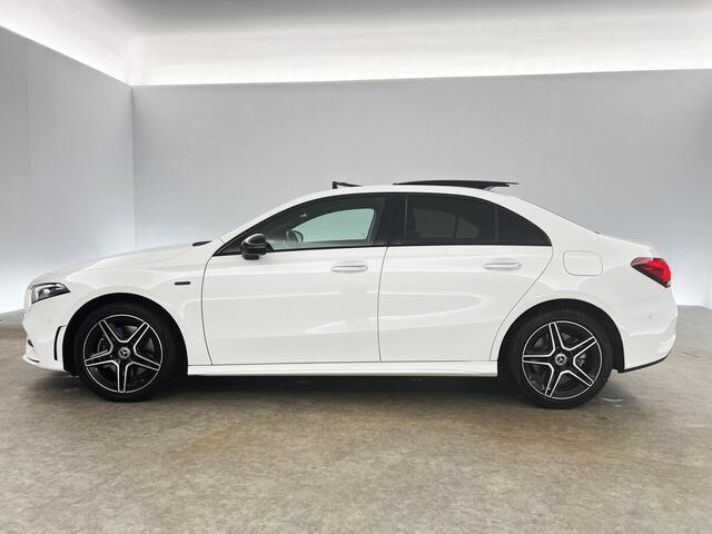 Mercedes-Benz A-KLASSE 250 e AMG Limited 262PK Hybride Pano Sfeer LED Virtual Camera Cruise Clima Navi Memory-Seat PDC 18"LMV
