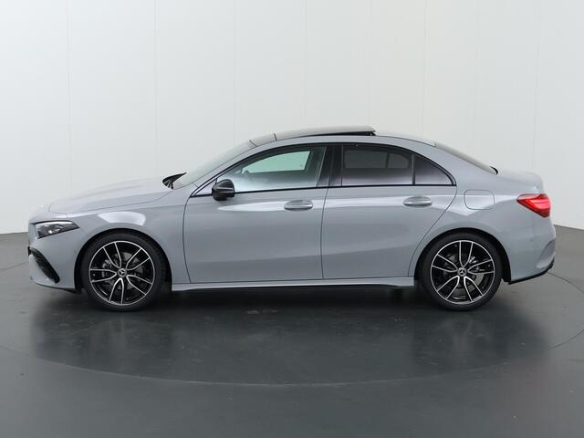 Mercedes-Benz A-KLASSE 180 Limousine Business Solution AMG | Plus pakket | Panorama-schuifdak | Memory stoelen | Stoelverwarming | Sfeerverlichting