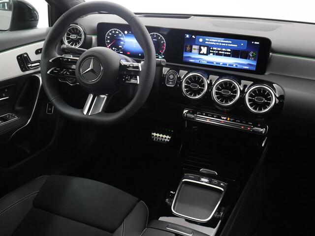 Mercedes-Benz A-KLASSE 180 Limousine Business Solution AMG | Plus pakket | Panorama-schuifdak | Memory stoelen | Stoelverwarming | Sfeerverlichting