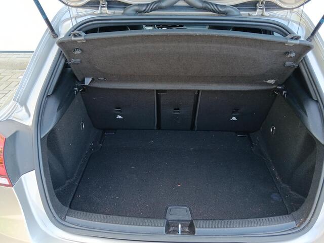 Mercedes-Benz A-KLASSE 220 Launch Edition Premium Plus / Eerste Eigenaar!! / Panoramadak / AMG Pakket /