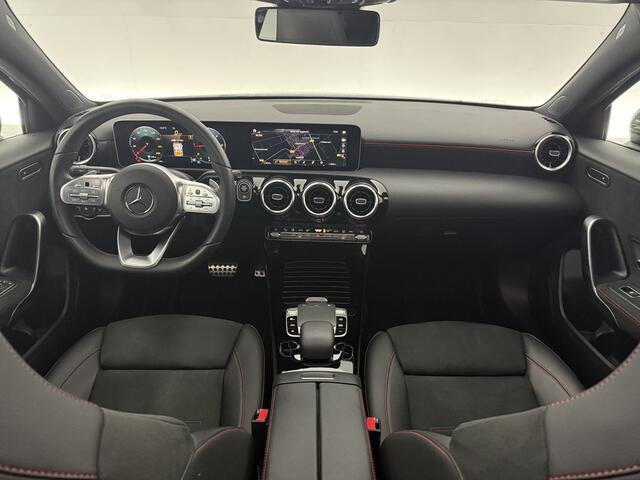 Mercedes-Benz A-KLASSE 180 d AMG Pano LED Virtual Camera Carplay Clima Cruise Navi PDC 18"LMV