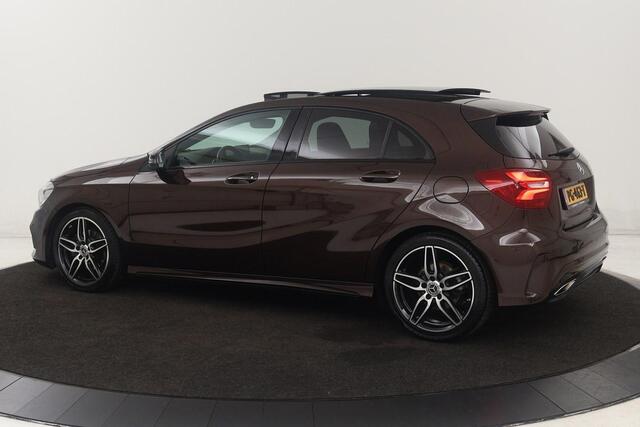 Mercedes-Benz A-KLASSE 160 AMG Night | Panoramadak | Camera | Full LED | Navigatie | Trekhaak | Cruise control | Park Assist | Airco | Half leder | Sportstoelen