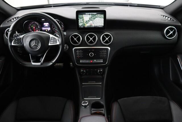 Mercedes-Benz A-KLASSE 160 AMG Night | Panoramadak | Camera | Full LED | Navigatie | Trekhaak | Cruise control | Park Assist | Airco | Half leder | Sportstoelen