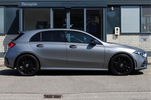 Mercedes-Benz A-KLASSE A250 Premium Plus Edition 1 |BURMESTER|PANO|CARPLAY|NAVI