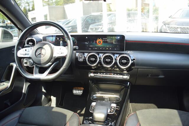 Mercedes-Benz A-KLASSE 200 Business Solution AMG PANORAMA