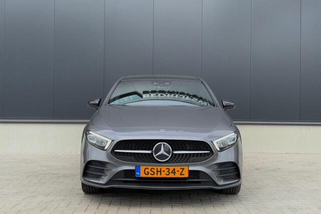 Mercedes-Benz A-KLASSE 250e AMG line - Panorama - Widescreen - Sfeerverlichting - Nightpakket - 19" LM Velgen - Rijklaar