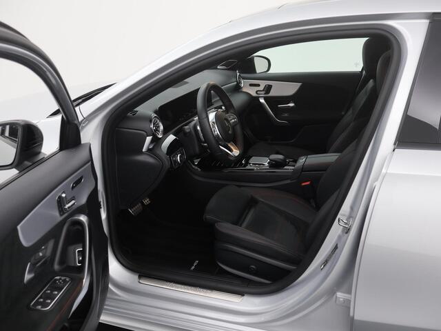 Mercedes-Benz A-KLASSE 250 e AMG Line PANODAK|19INCH|BURMESTER|MEMORYSTOEL|LED|BLIS|ACC