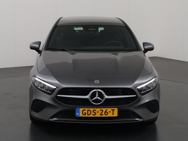 Mercedes-Benz A-KLASSE 180 Star Edition widescreen cockpit | Climate control | Parkeercamera | Stoelverwarming | Parkeercamera