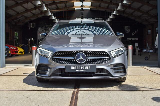 Mercedes-Benz A-KLASSE 180 Business Solution AMG *LED | Sfeerverlichting | Alcantara | Camera | Stoelverwarming*